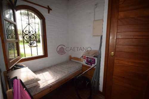 Casa Con Piscina Muy Cómoda, Ideal Para Veranear!!- Ref: 571