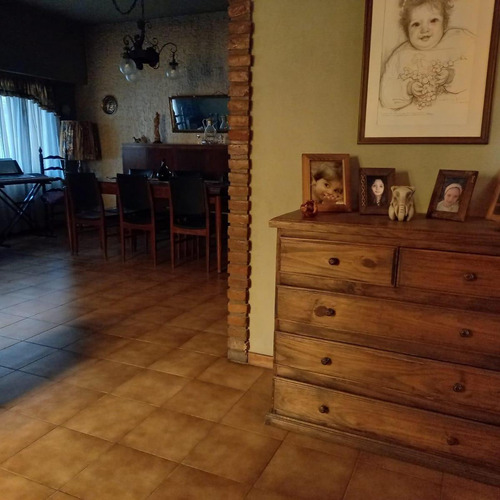 Chalet En Castelar Norte - Muy Buen Estado
