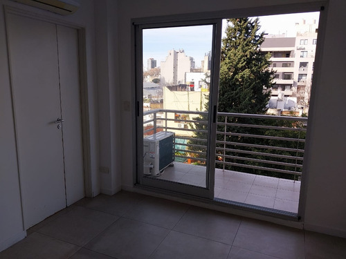 Monoambiente Con Balcón