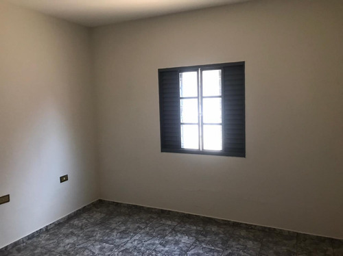 Imagem 10 de 11 de Casa Com 3 Dormitórios, 2 Banheiros, Sala, Cozinha Centro
