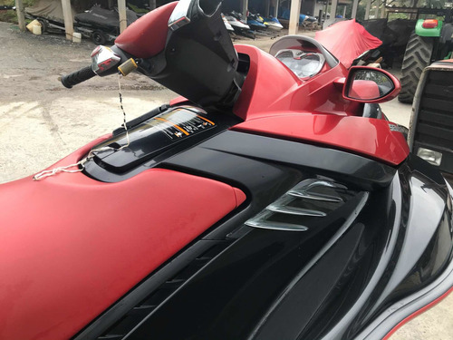 Bombardier- Sea Doo-2006- Vermelho Metálico E Preto