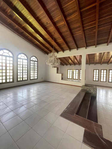 Las Villas Lechería Venta 1300 M2