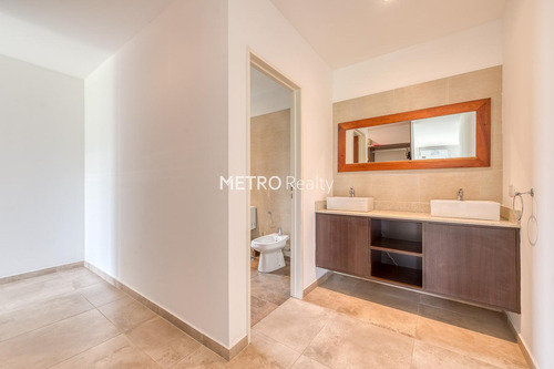 Casa En Venta 5 Dormitorios Cancha De Tenis Y Sauna En Loma Escondida