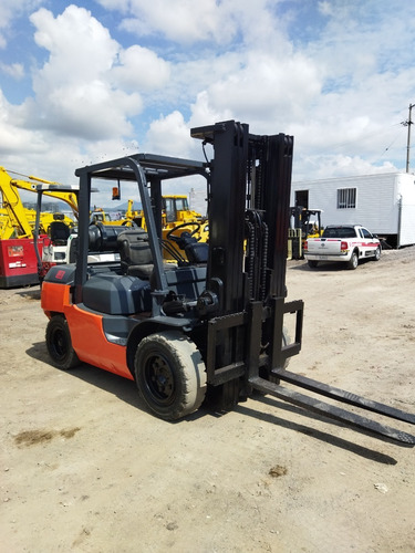 Imagen 7 de 13 de 20) Montacargas Toyota 7fgu35 7700 Lbs. Gas 2005