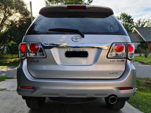 Toyota Sw4 3.0 Srv Cuero 171cv 4x4 5at 2014