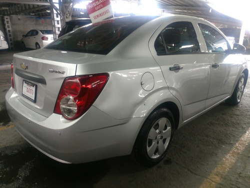 Imagen 4 de 10 de Chevrolet Sonic Ls Std 2013