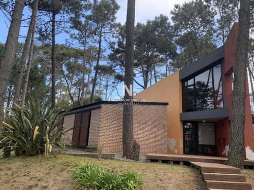 Casa A La Venta En La Barra De 3 Dormitorios.- Ref: 4193