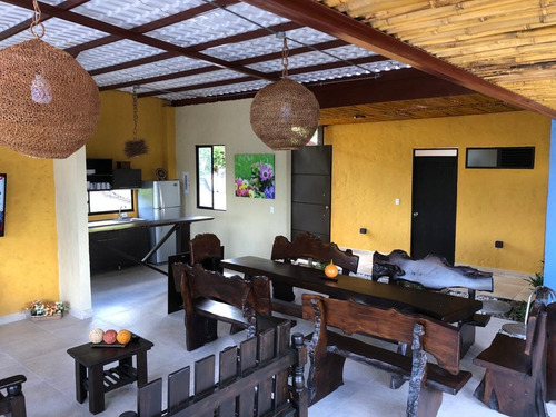 Imagen 3 de 14 de Venta De Chalet En Conjunto Cerrado Vía Barcelona