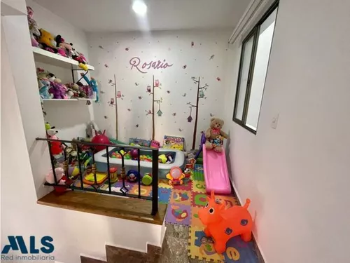 Hermosa Casa Con Excelente Ubicación En Sabaneta(mls#237463)
