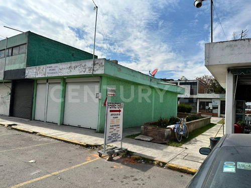 Local En Renta En Av Santa Elena, San Lorenzo Tepatitlán, Toluca.
