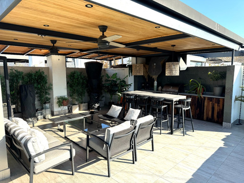 Departamento Townhouse En La Dehesa, 3 Pisos + Rooftop