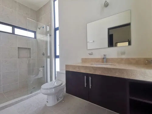 Casa Nueva En Renta En Privada Zensia Con Sistema De Riego En Conkal, Mérida.