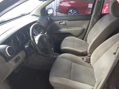 Imagem 9 de 12 de Livina 1.8 Sl 16v Flex 4p Automático