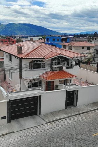 Hermosa Casa Por Estrenar Totalmente Independiente Y Para Entrega Inmediata, En El Valle De Los Chillos, A 5 Min. Del Colibrí, En La Urb. Banco De Fomento, Gestionamos Tu Crédito. Acabados De Lujo.
