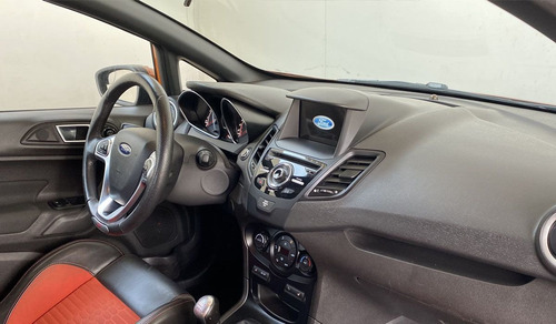 Imagen 11 de 13 de Ford Fiesta 2017 1.6 S 5vel Sedán Mt