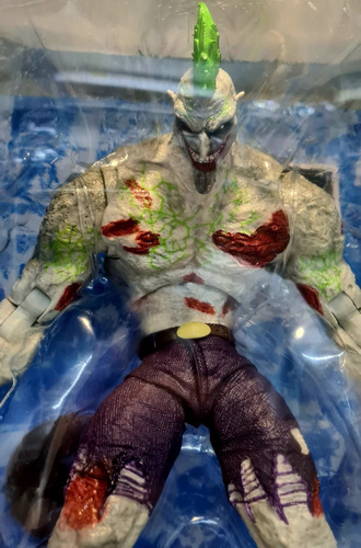 --- Culpatoys Joker Titan Dc Multiverse De Mcfarlane --- (Usado)