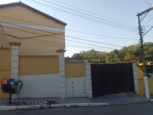 Excelente Sobrado Com Três Quartos,três Banheiros Uma Suite