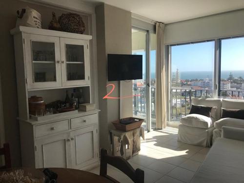 Apartamento En Península 2 Dormitorios Con Vista Al Puerto- Ref: 5328