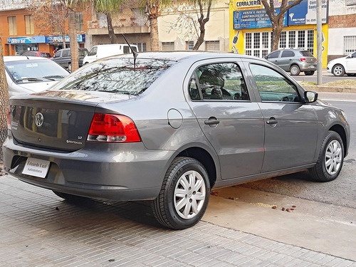 Imagen 6 de 15 de Volkswagen Voyage Comfortline 2011 Excelente