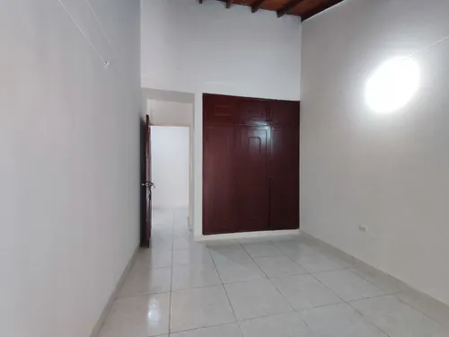 Casa En Venta En El Bosque. Cod V18059