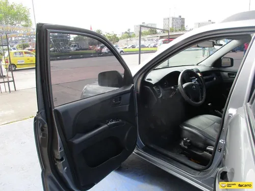 Kia New Sportage Lx 4x2 2000cc Mt Aa
