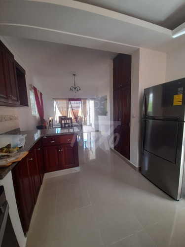 Imagen 4 de 16 de Amplia Casa Con Un Gran Patio En Santiago Llanos De Gurabo (jpc-215)
