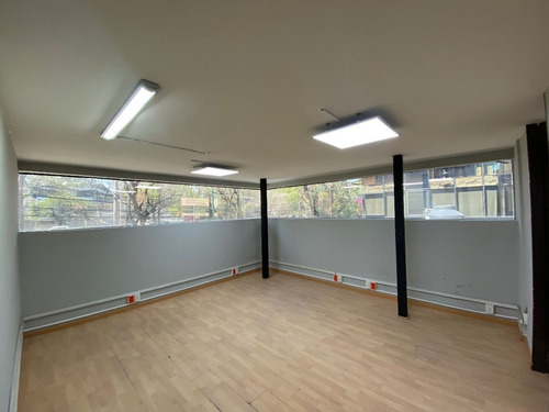 Excelente Oficina De 250 M2 En Prado Norte