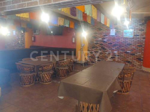 Venta De Salon De Eventos Con Restaurante Y Un Loft