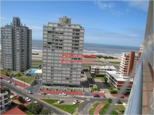 Hermoso Apartamento En Torre Nueva De Categoria A Pasos Del Mar- Ref: 3426