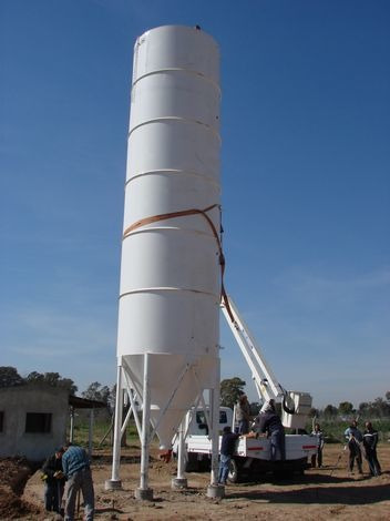 Imagen 2 de 8 de Silos