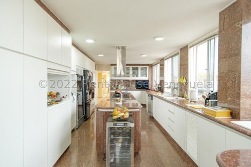 Imagen 8 de 25 de Mls #23-213 Único, Exclusivo E Inigualable Penthouse De Dos Niveles En La Mejor Ubicación De Los Chorros, Son Aproximadamente 1000 Mt 2 Con Excelente Distribución, Y De Un Gusto Impecable. Afm