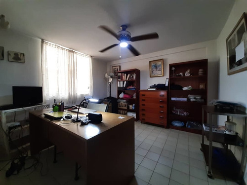 Imagen 19 de 22 de Se Vende Casa 525m2 4h+s/5b/3p Colinas De Santa Monica 5419
