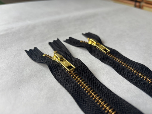 Cierre Ykk Metal Bronce Dorado Cad 5 Fijo Pack X2 Negro 16cm