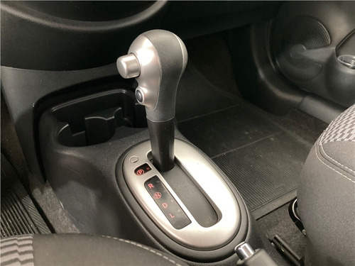 Nissan March 1.6 SV 16V FLEXSTART 4P XTRONIC