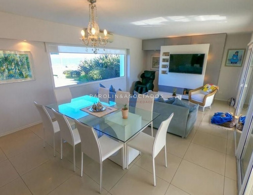 Espectacular Casa Frente Al Mar!!- Ref: 2569