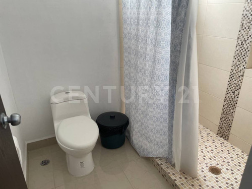 Casa En Renta De 3 Niveles En Esquina, Valle La Rioja, Apodaca, Nuevo León
