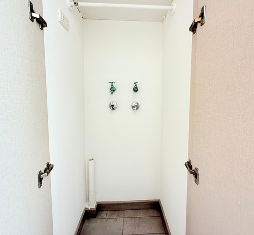 Edificio Av. María Rozas Velásquez (1 Est.) Piso 21