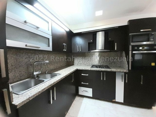 Imagen 12 de 30 de * Casas En Venta * En Avenida Libertador Barquisimeto , Lara Codigo # 23-6028 Mas Informacion :: 412 - 1498654 , Katty Vasquez Rentahouse Co.