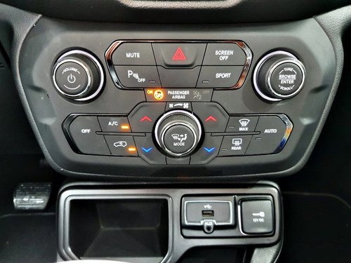 Jeep Renegade 1.8 16v Flex Longitude 4p Automático