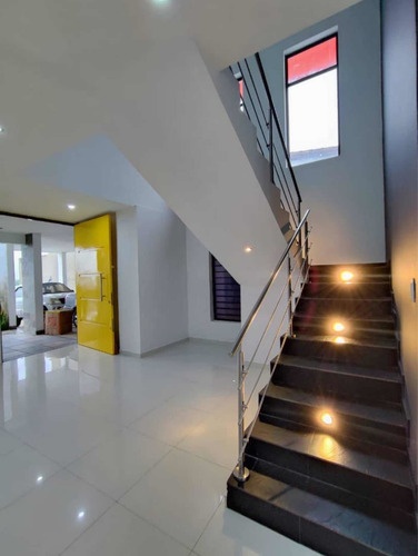 Imagen 11 de 15 de En Venta Casa Con Acabados De Primera En La Castellana Sprc