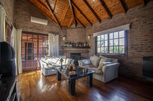 Venta Casa Banco Provincia Country Club. Piscina Quincho Excelente Lote Esquina