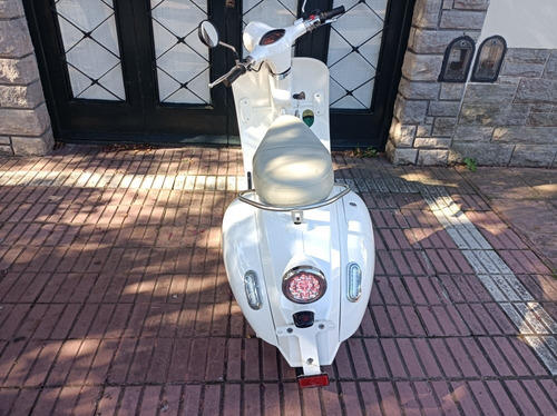 Imagen 4 de 4 de Sunra Vespa