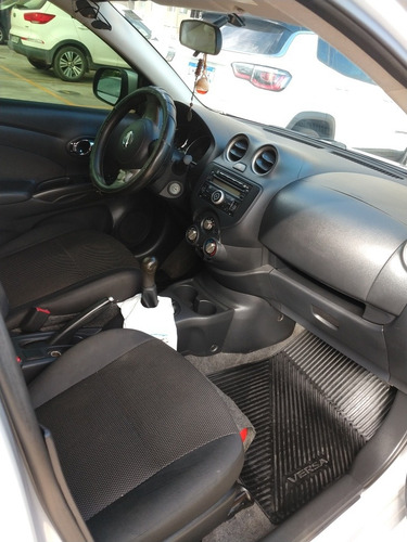 Nissan Versa 2013 1.6 16v Sl Flex 4p