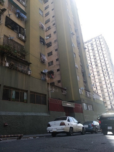 Imagen 2 de 14 de Se Vende Apartamento En La Avenida Fuerzas Armadas