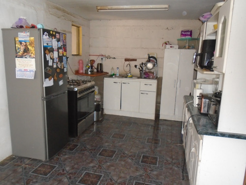 5 D. 1 B. Cercano Cesfam, Colegios, Supermercado, V. Alemana