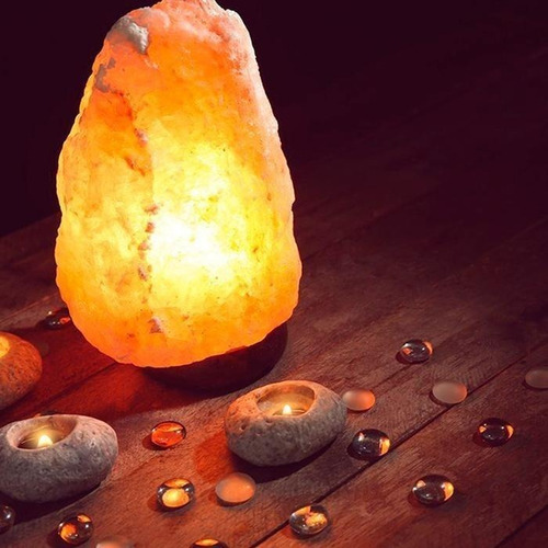 Lampara De Sal Del Himalaya Piedra De 4 A 5 Kg Color De La Estructura Marrón Oscuro