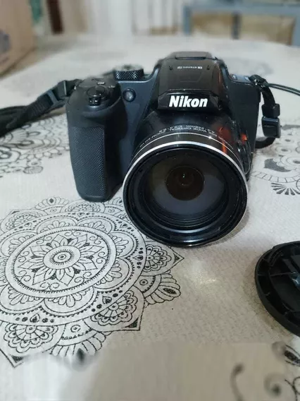 Nikon Coolpix B700