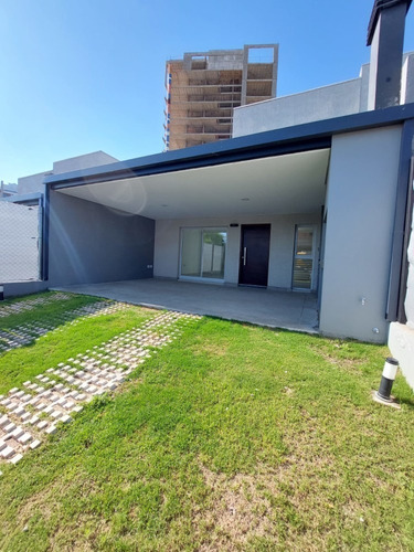 Imagen 20 de 26 de Vendo Duplex Miradores De Manantiales Ii 3 Dormitorios Patio Cochera Doble Seg