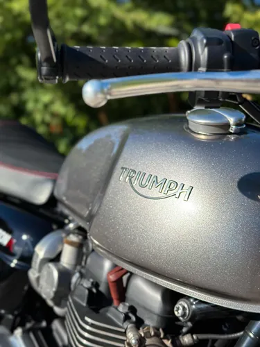 Triumph Thruxton 1200r