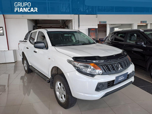 Imagen 2 de 14 de Mitsubishi L200 4x4 Turbo Diesel 2020
